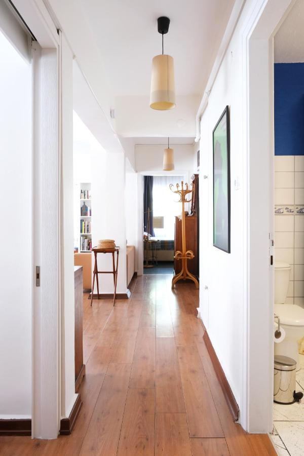 Artists Designed In The Centre Of